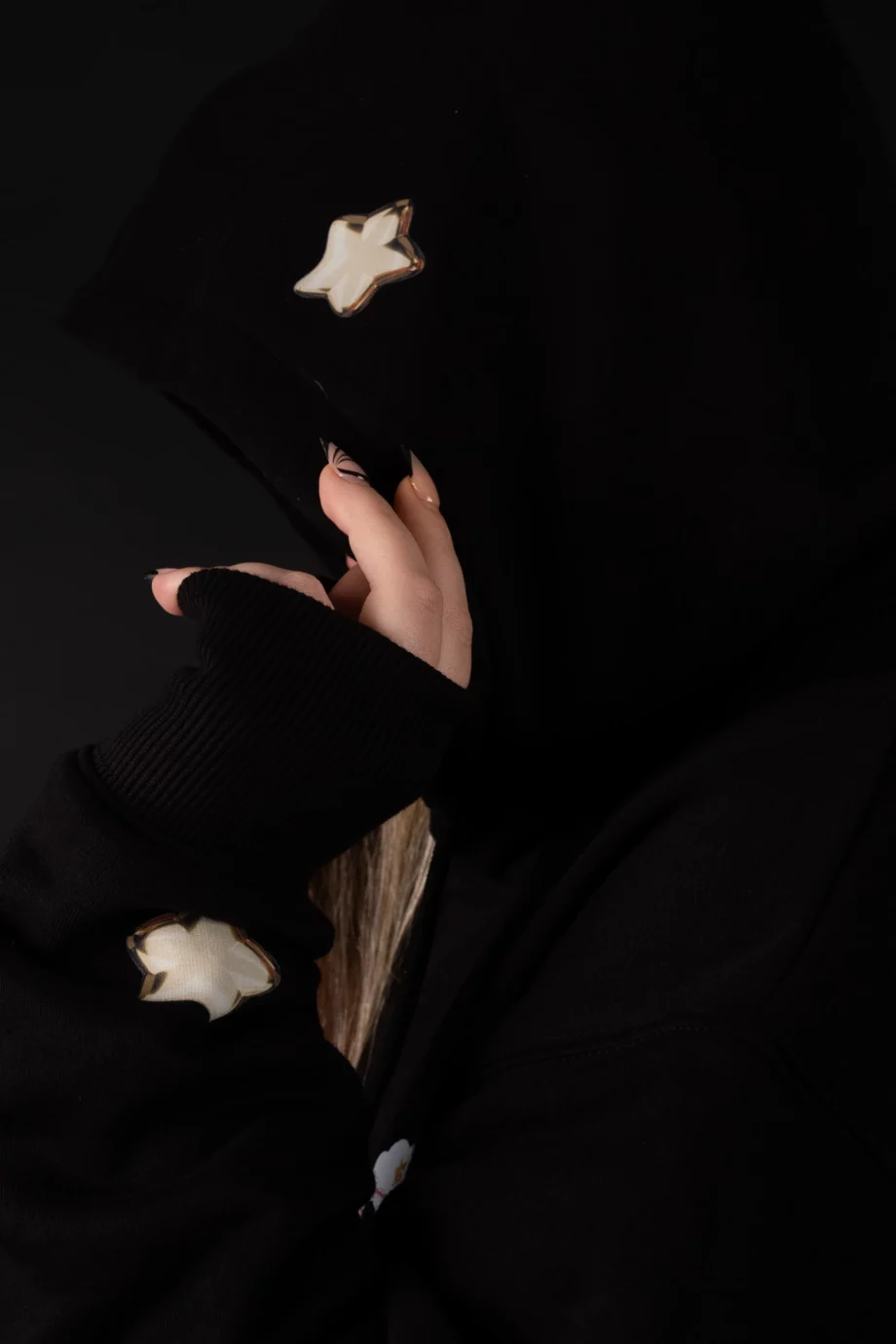 Hoodie Noir AR 2Street-Studio x Urban Arts Magazine - "Kirby" par Adry Foxy