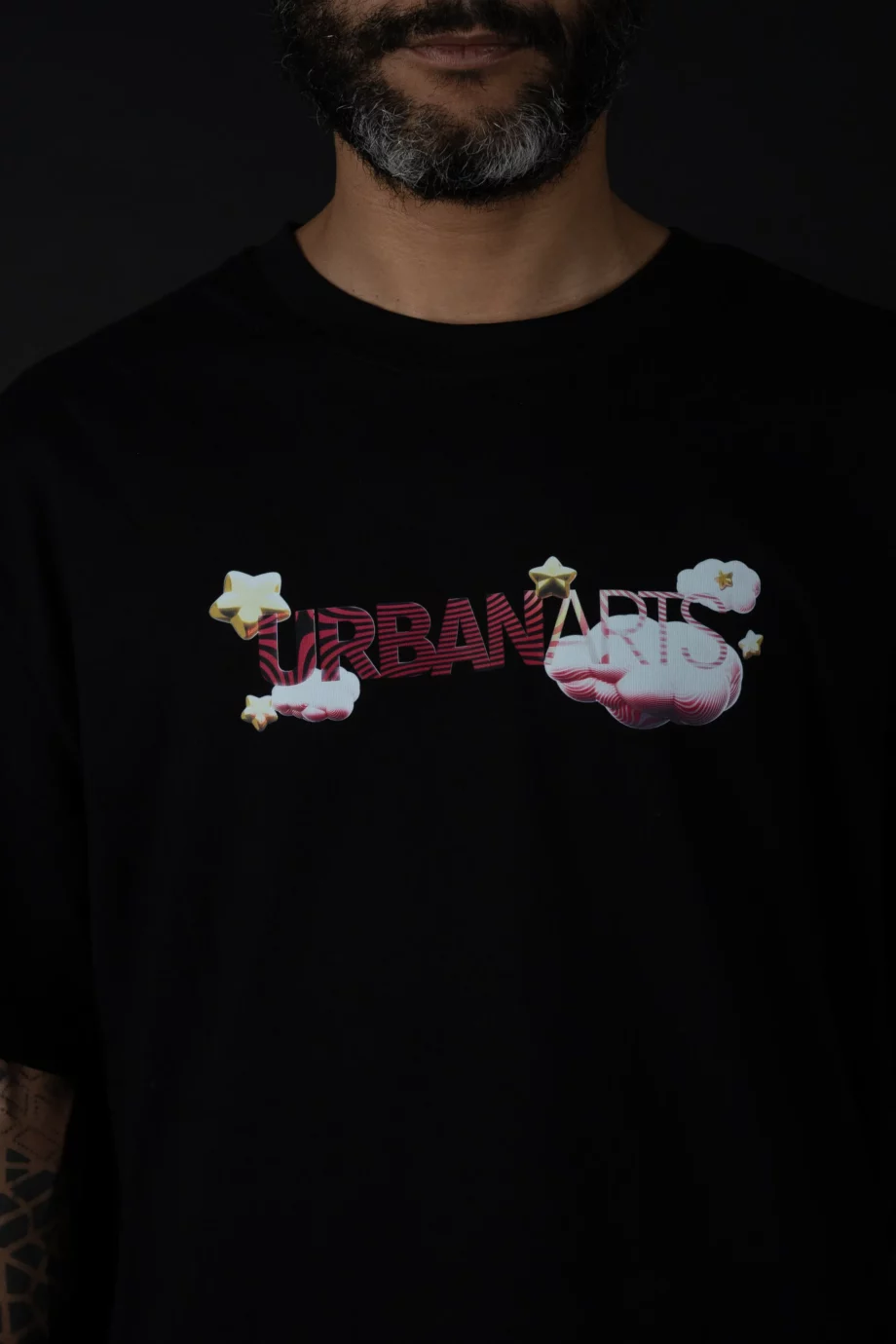 T-shirt Noir AR 2Street-Studio x Urban Arts Magazine - "Foxyverse" Kirby par Adry Foxy