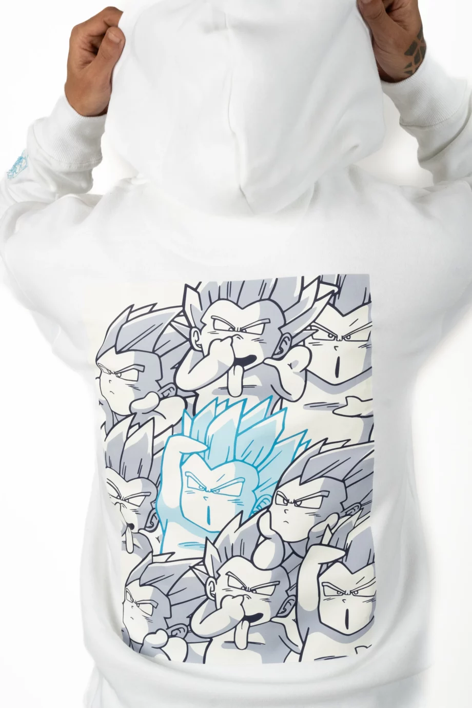 Hoodie Blanc AR 2Street-Studio x Urban Arts Magazine - "Ghost KAMIKAZE" par Iyaba