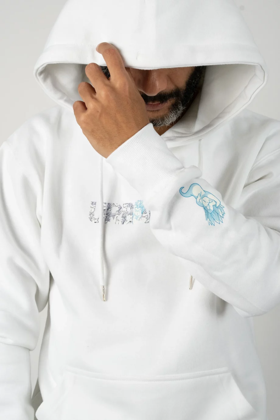 Hoodie Blanc AR 2Street-Studio x Urban Arts Magazine - "Ghost KAMIKAZE" par Iyaba